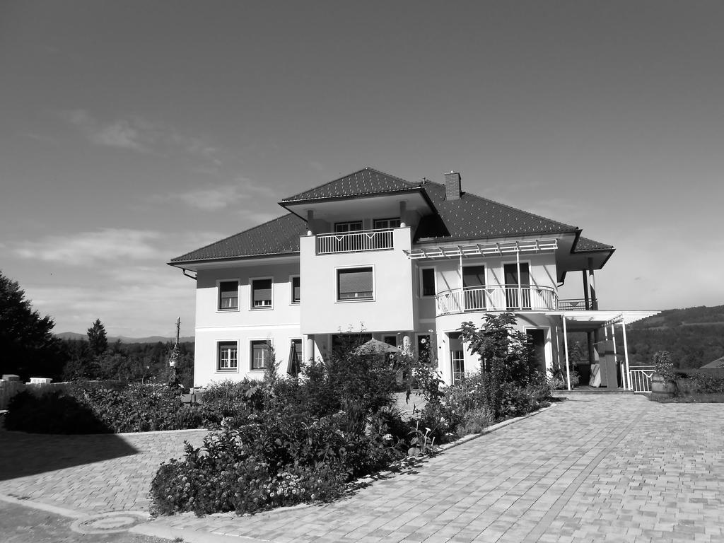 Ferienwohnung Am Bauernhof Strassonig Vulgo Hornis Moosburg Exterior photo